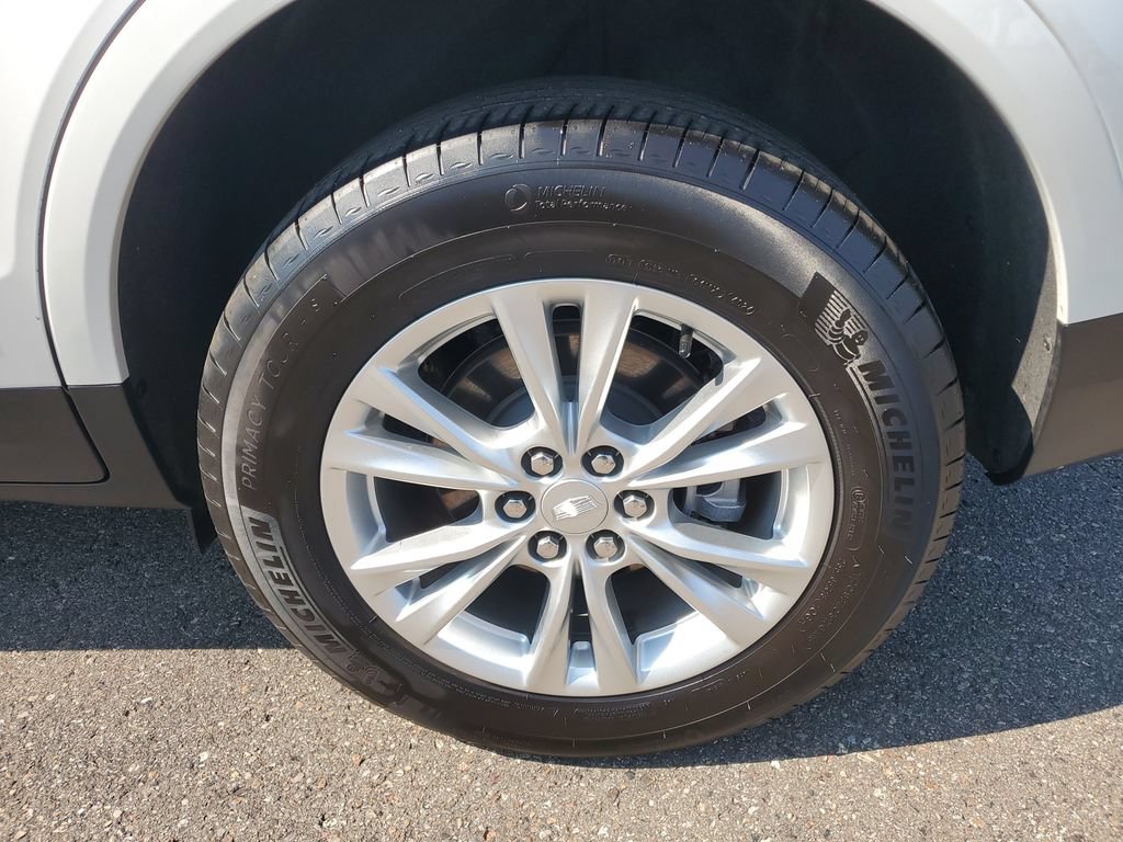 Used 2025 Cadillac XT5 Luxury w/ LPO, Floor Liner Package AWD/4WD image 28