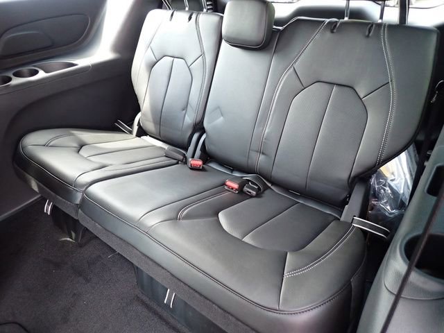 New 2025 Chrysler Pacifica Select FWD image 14