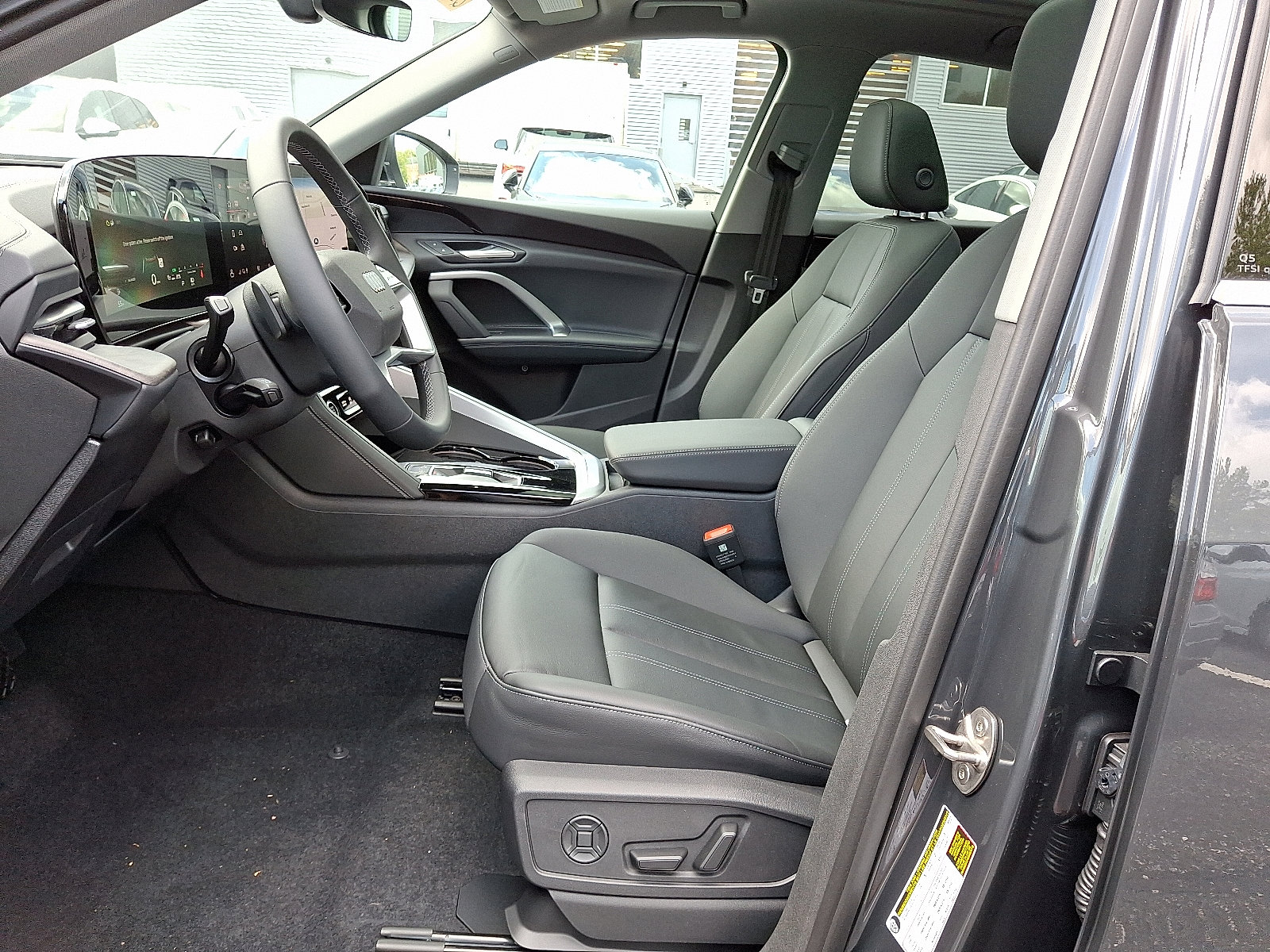 New 2025 Audi Q5 Premium image 9