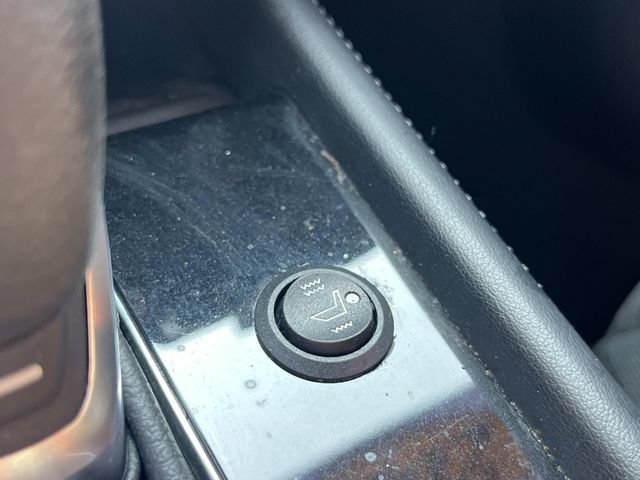 Used 2022 Nissan Kicks SR FWD image 34