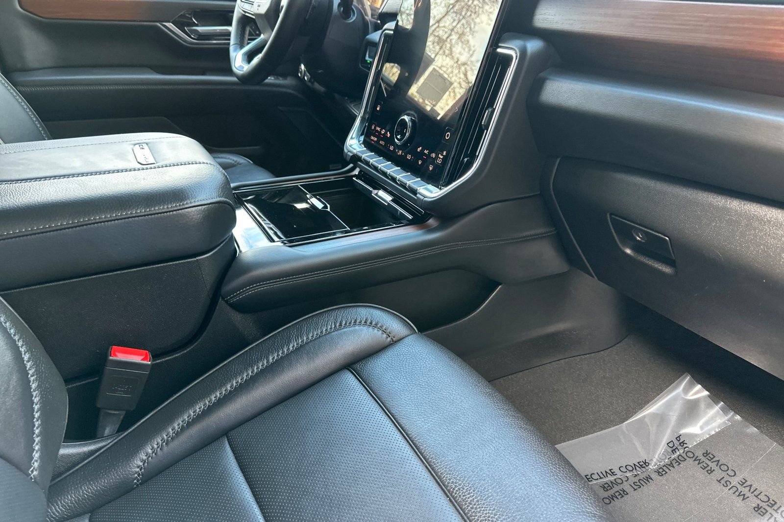 Used 2025 GMC Yukon Denali image 16