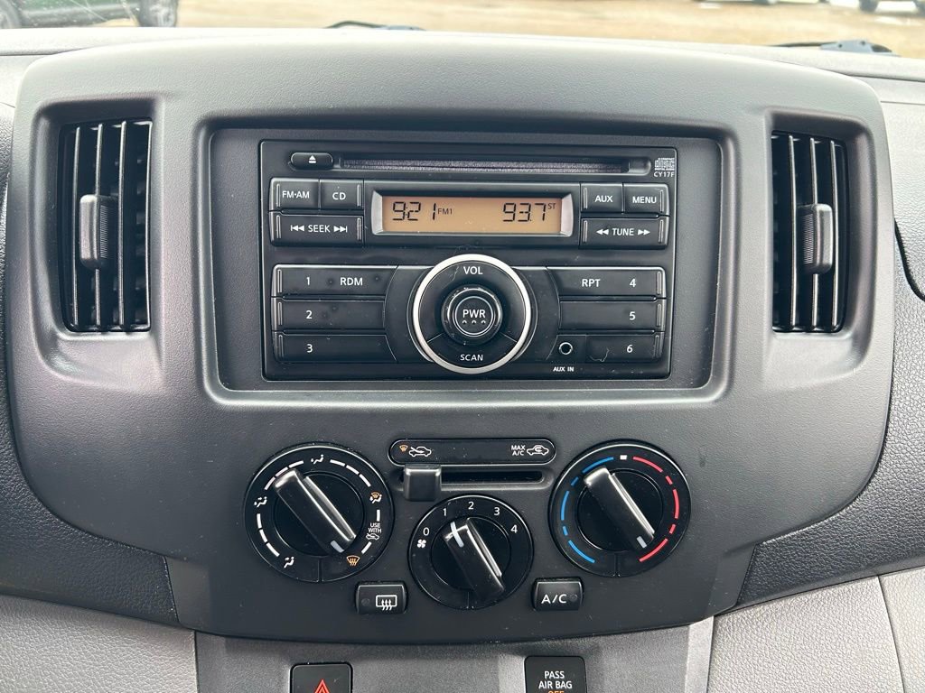 Used 2015 Chevrolet City Express LS image 11