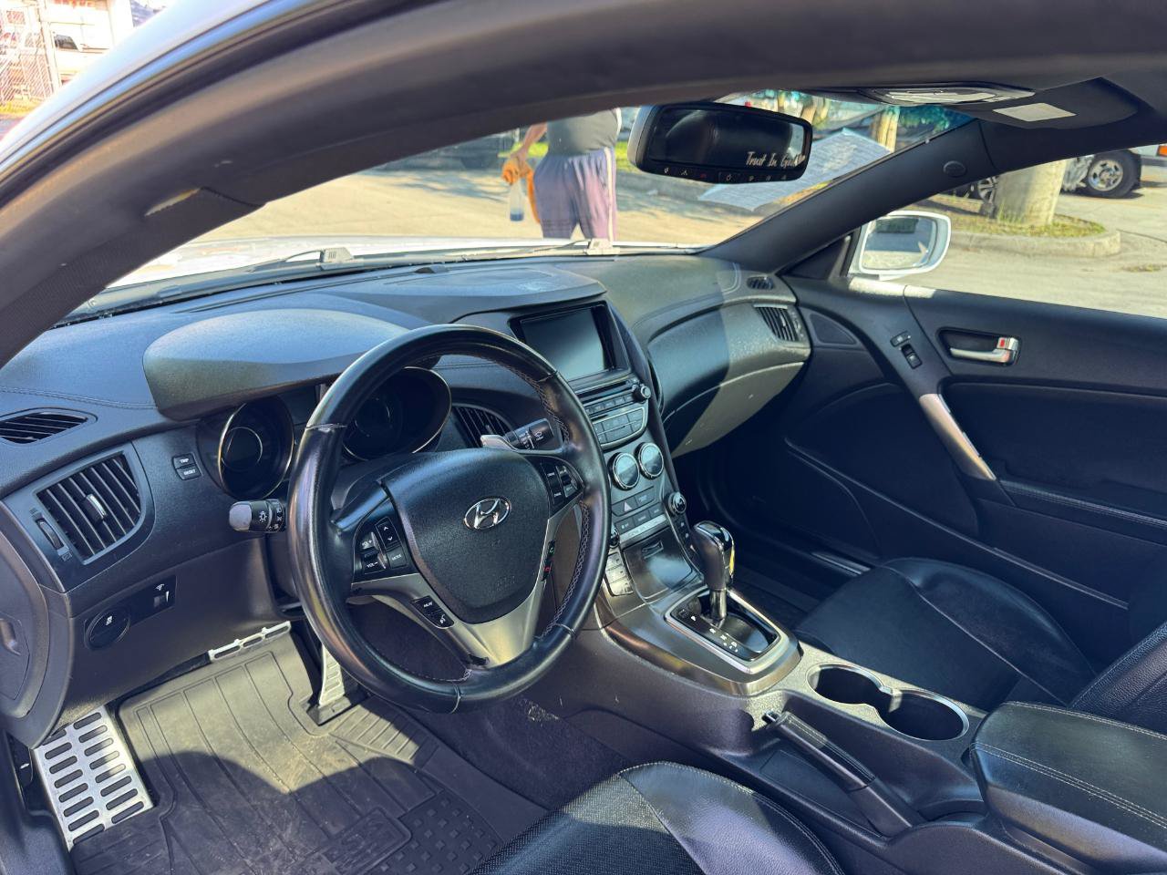Used 2016 Hyundai Genesis Coupe 3.8 RWD image 12