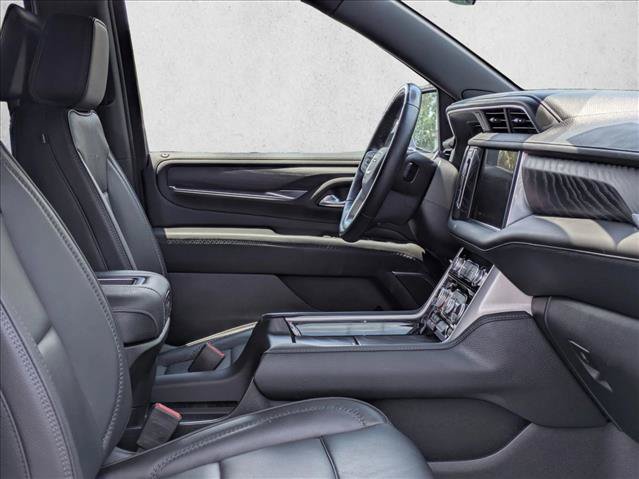 Used 2024 GMC Yukon Denali w/ Advanced Technology Package AWD/4WD image 27