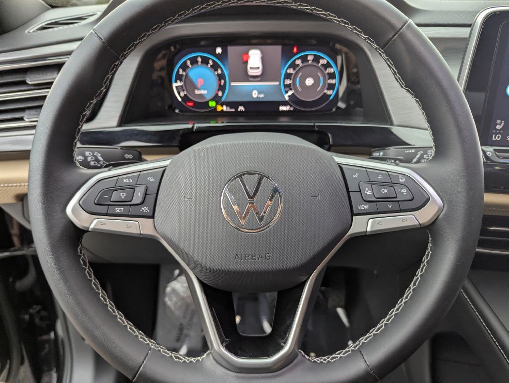Certified 2025 Volkswagen Atlas Cross Sport SE FWD image 30