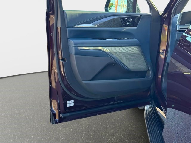 Certified 2025 Cadillac Escalade IQ Luxury 2 w/ LPO, Premium Carpet Package AWD/4WD image 22