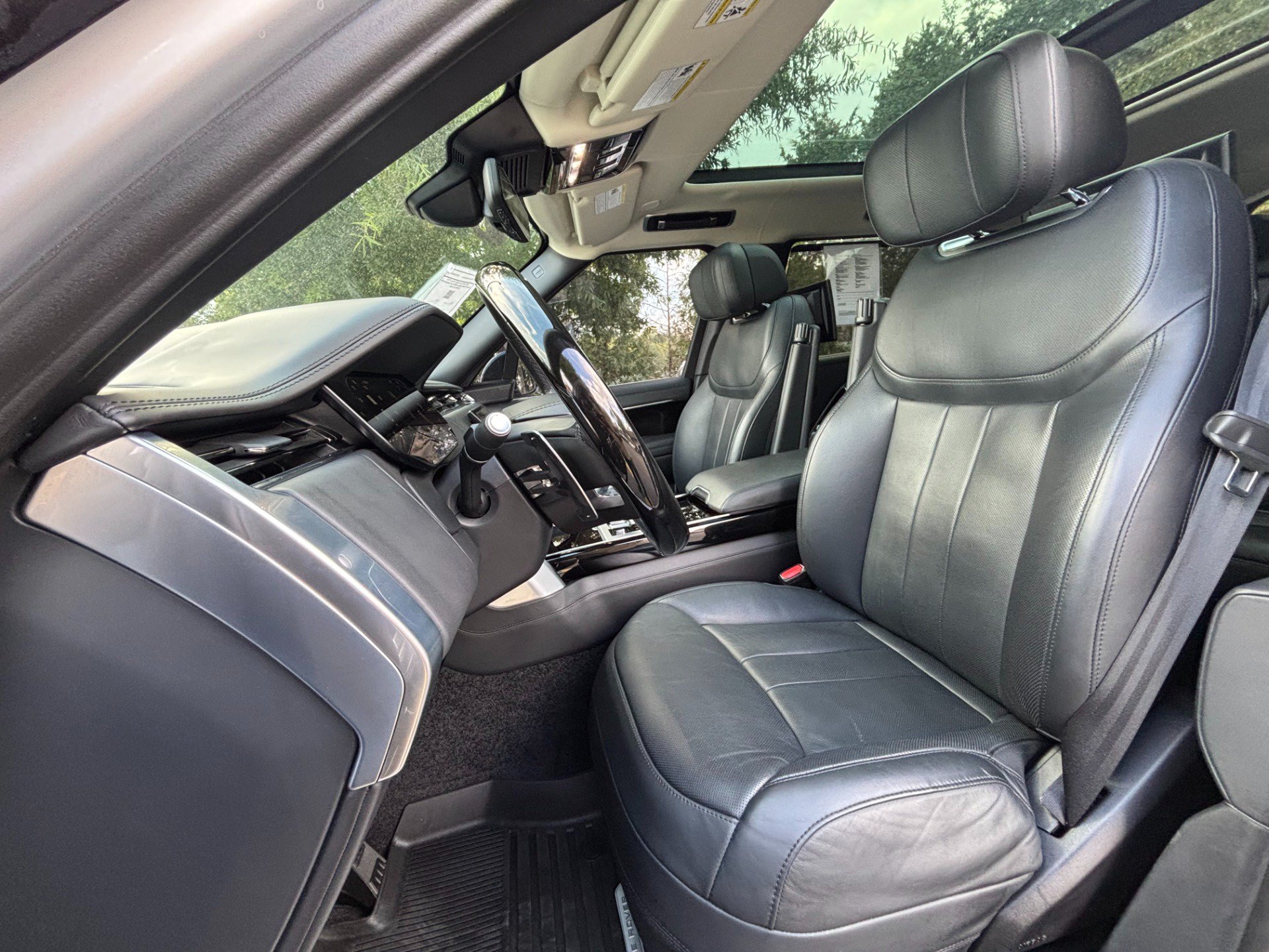 Used 2024 Land Rover Range Rover Long Wheelbase Autobiography AWD/4WD image 11