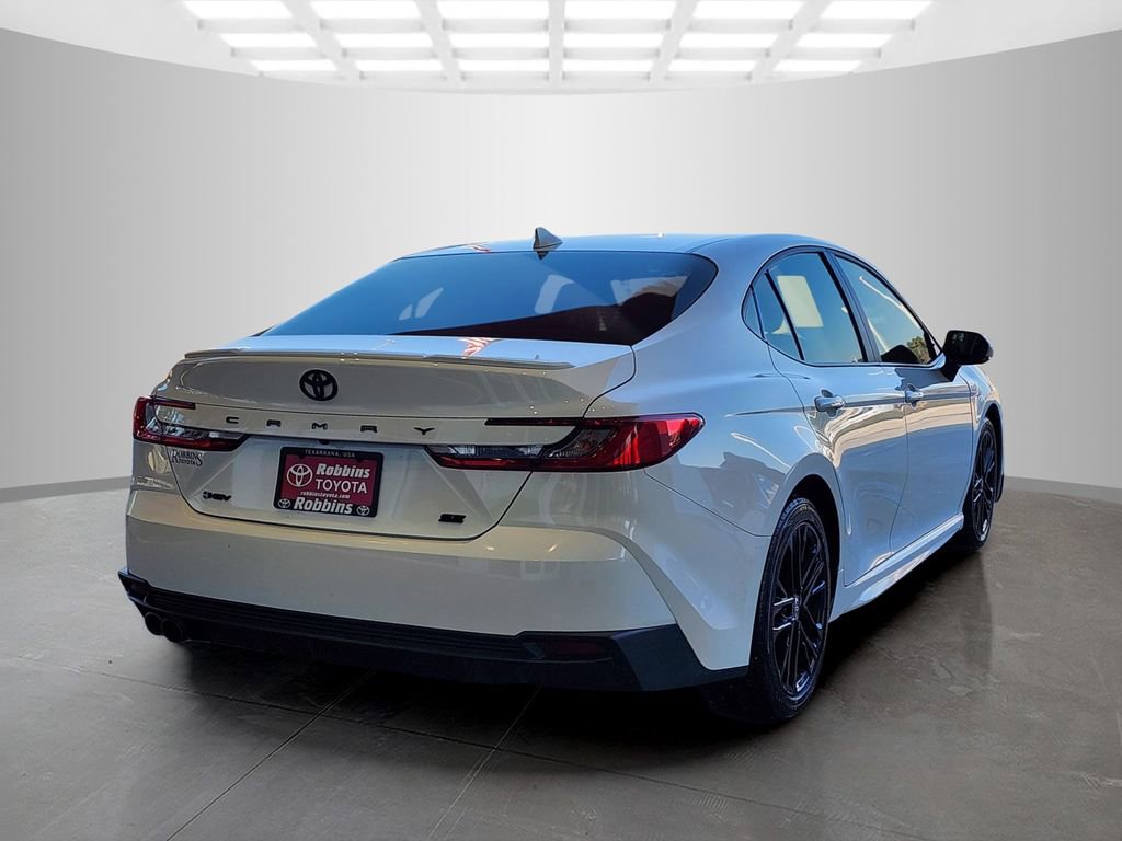 Used 2025 Toyota Camry SE w/ Convenience Package image 5