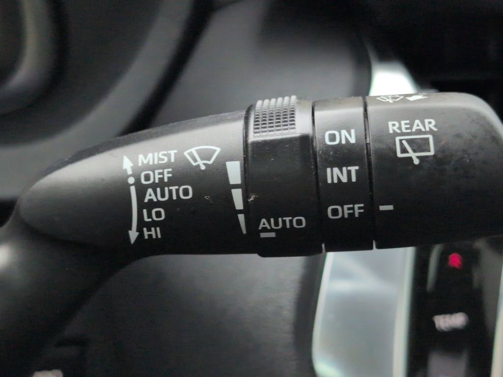 Certified 2023 Toyota Venza Limited image 39