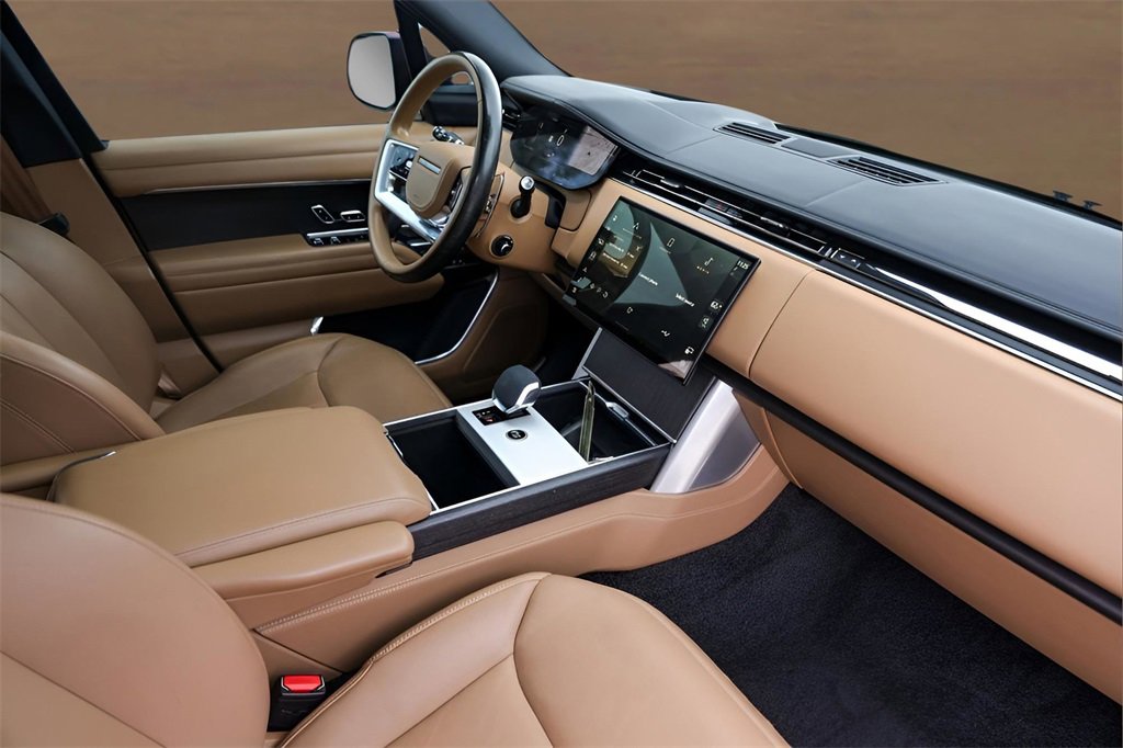 Used 2024 Land Rover Range Rover Long Wheelbase SE image 21