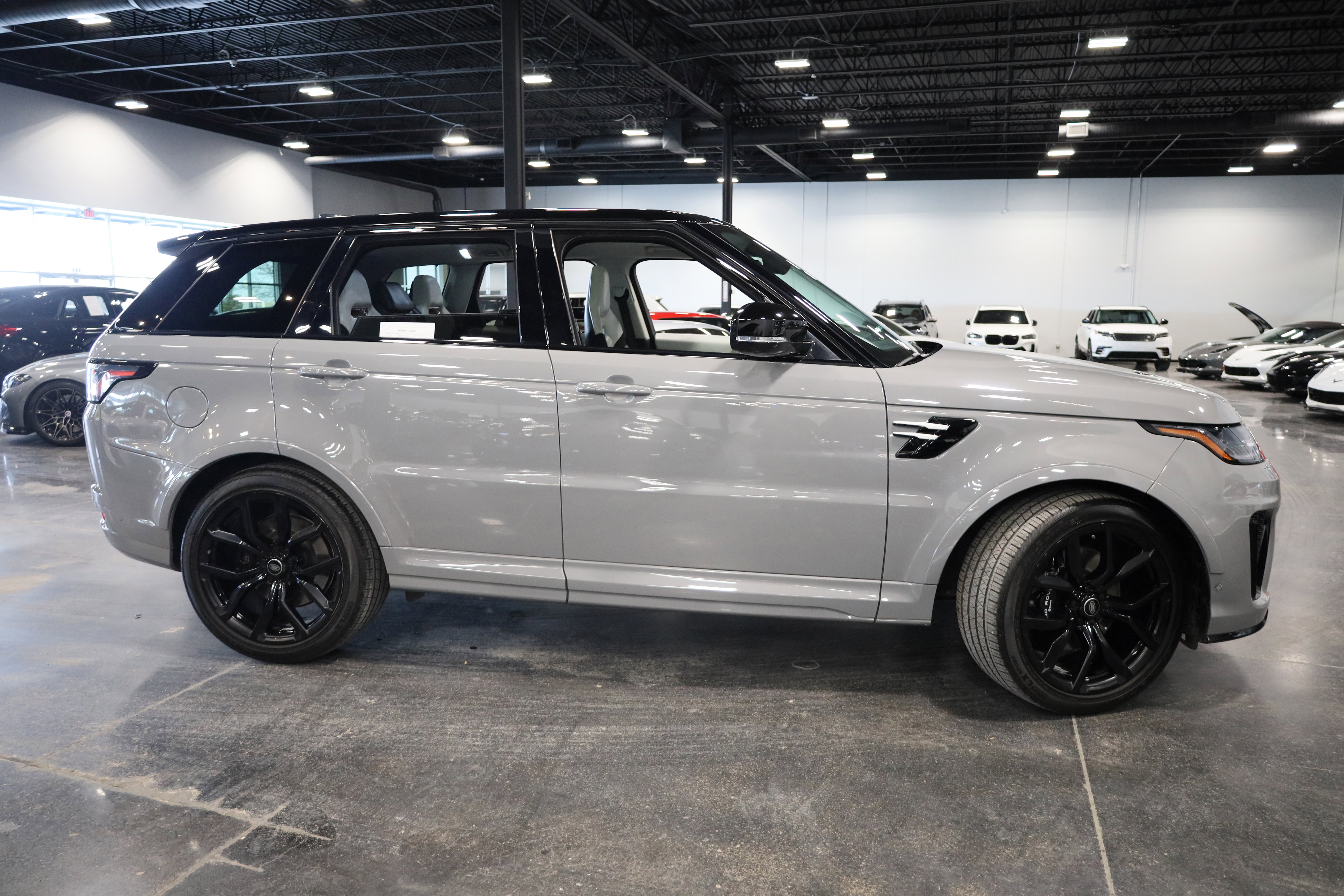 Used 2022 Land Rover Range Rover Sport SVR Carbon Edition image 8