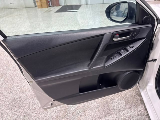 Used 2012 MAZDA MAZDA3 i Touring FWD image 11