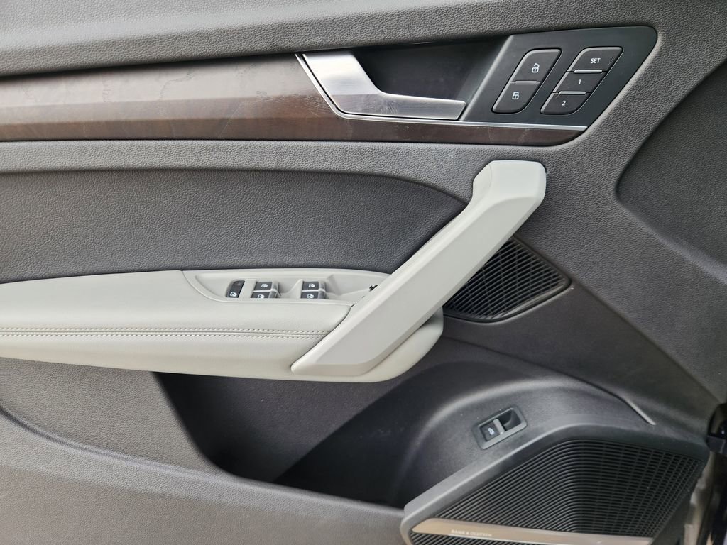 Used 2018 Audi Q5 Prestige w/ Prestige Package image 23