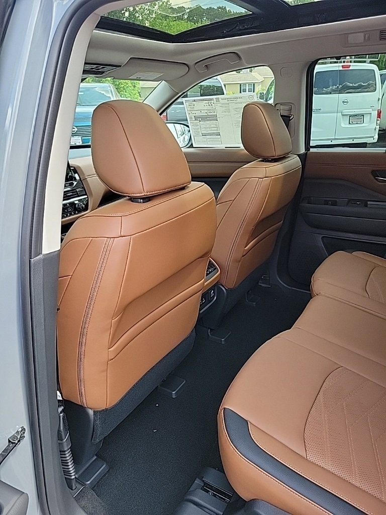 Certified 2025 Nissan Pathfinder Platinum w/ Cargo Package image 28