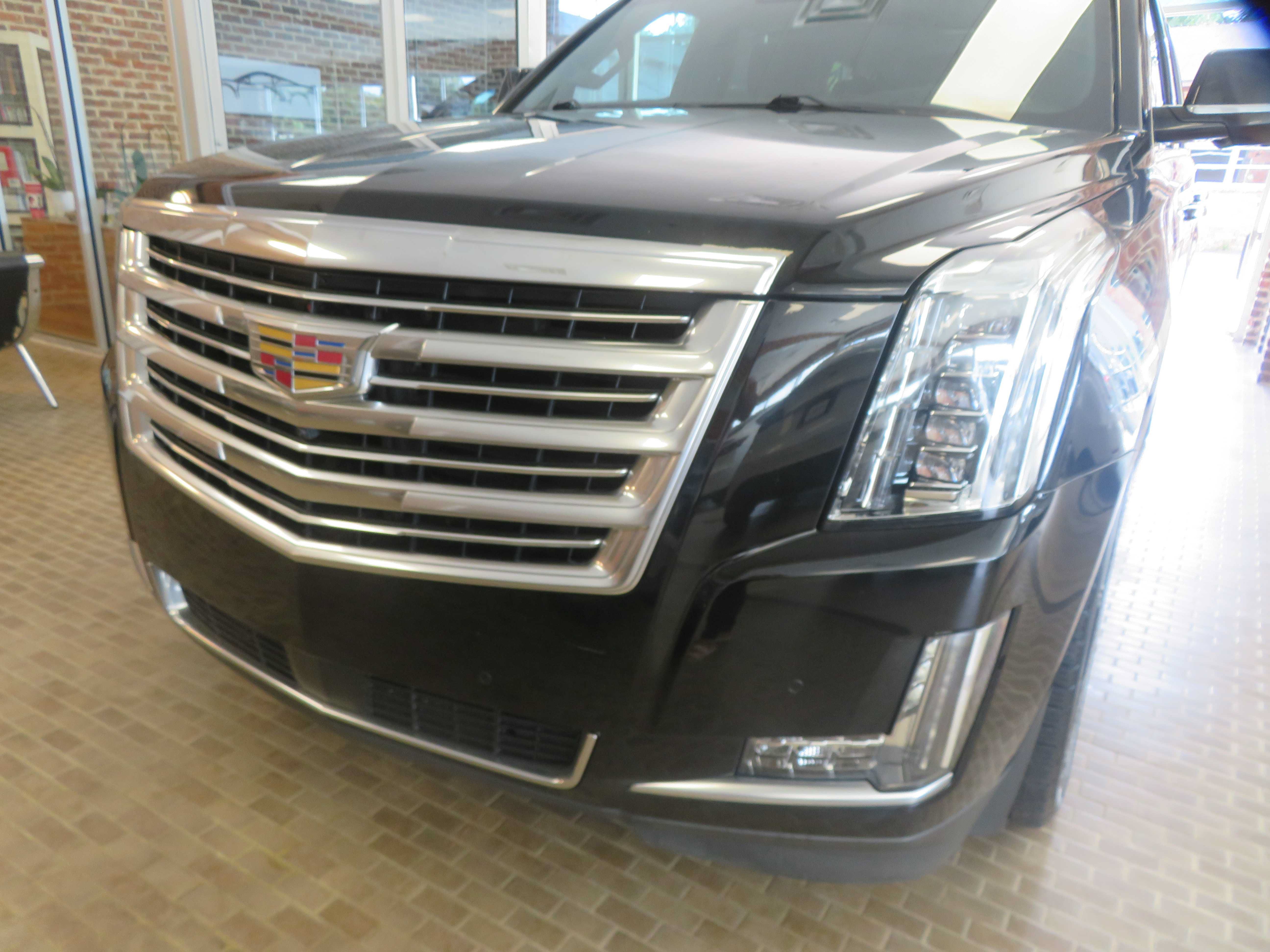 Used 2016 Cadillac Escalade ESV Platinum AWD/4WD image 67