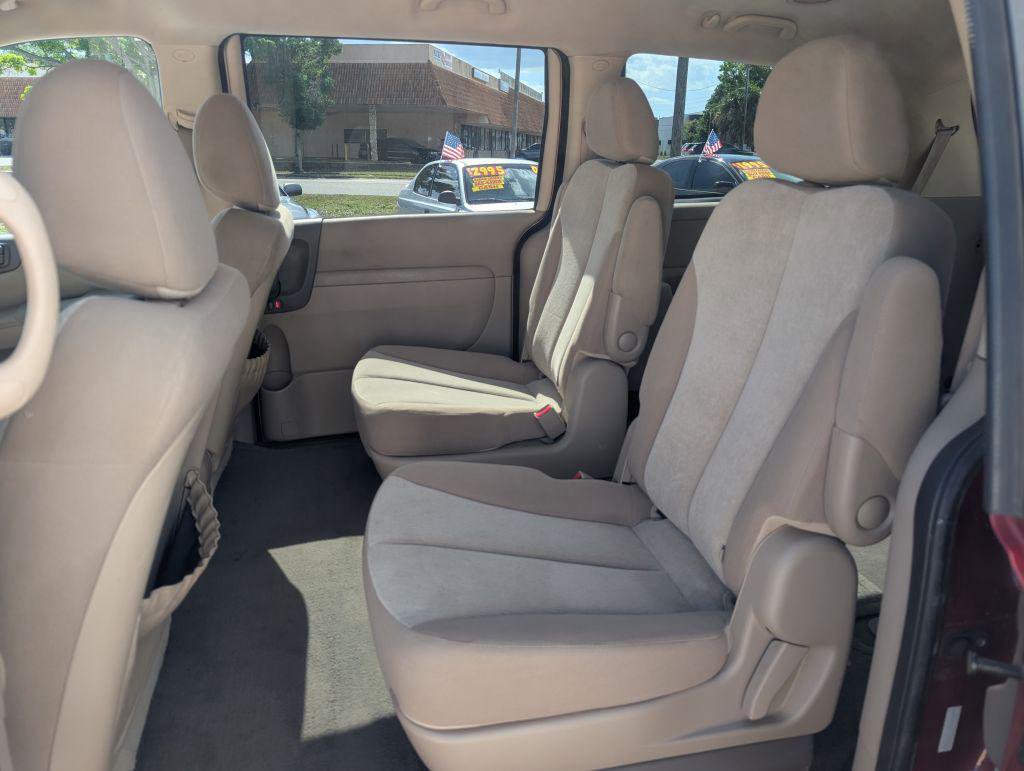 Used 2012 Kia Sedona LX image 10