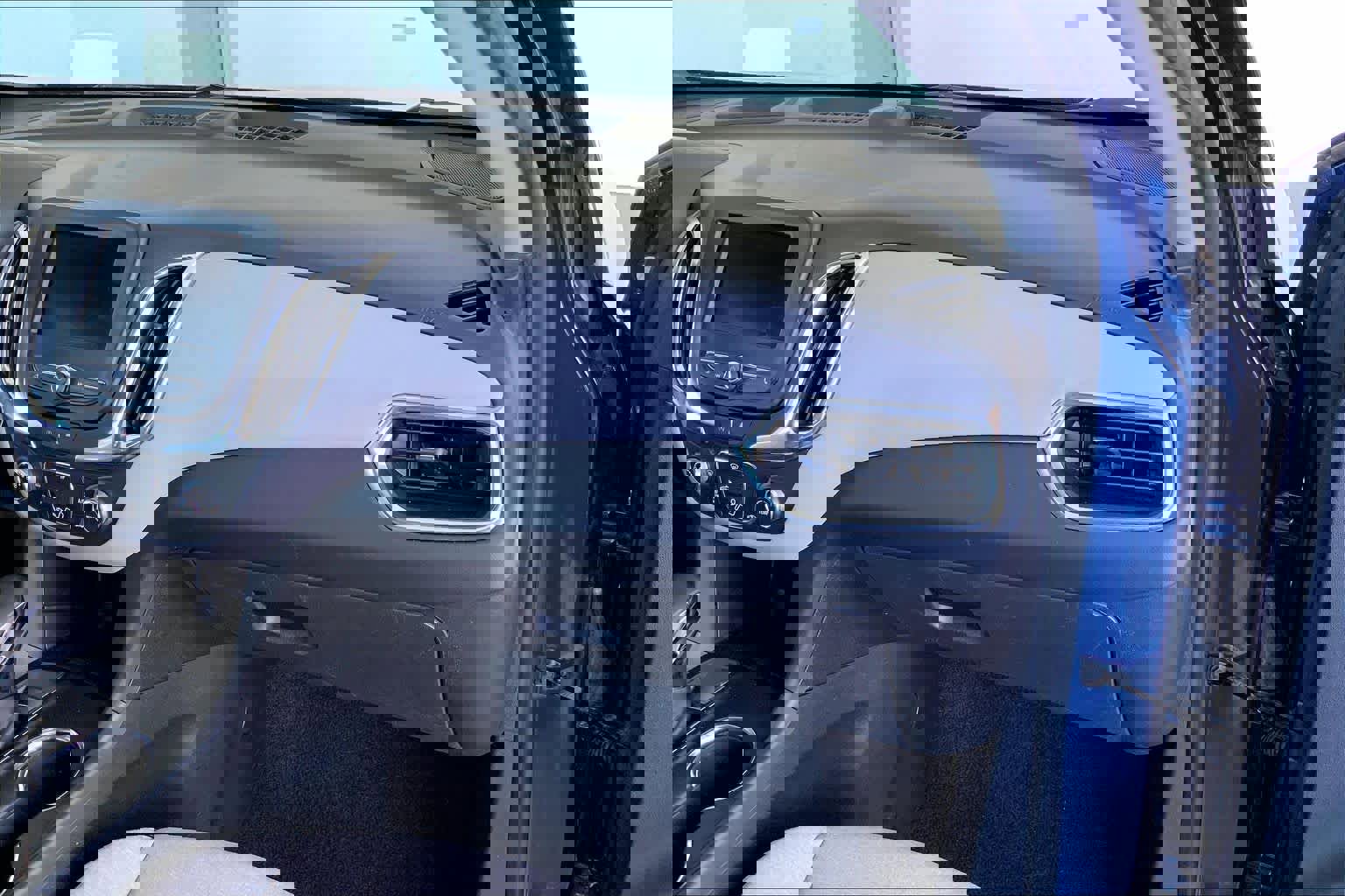 Used 2023 Chevrolet Equinox LS w/ LS Convenience Package image 19