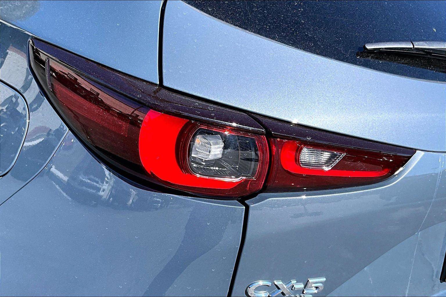 Used 2023 MAZDA CX-5 Carbon Edition image 31