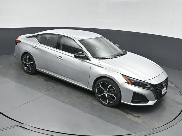 Used 2023 Nissan Altima 2.5 SR FWD image 29