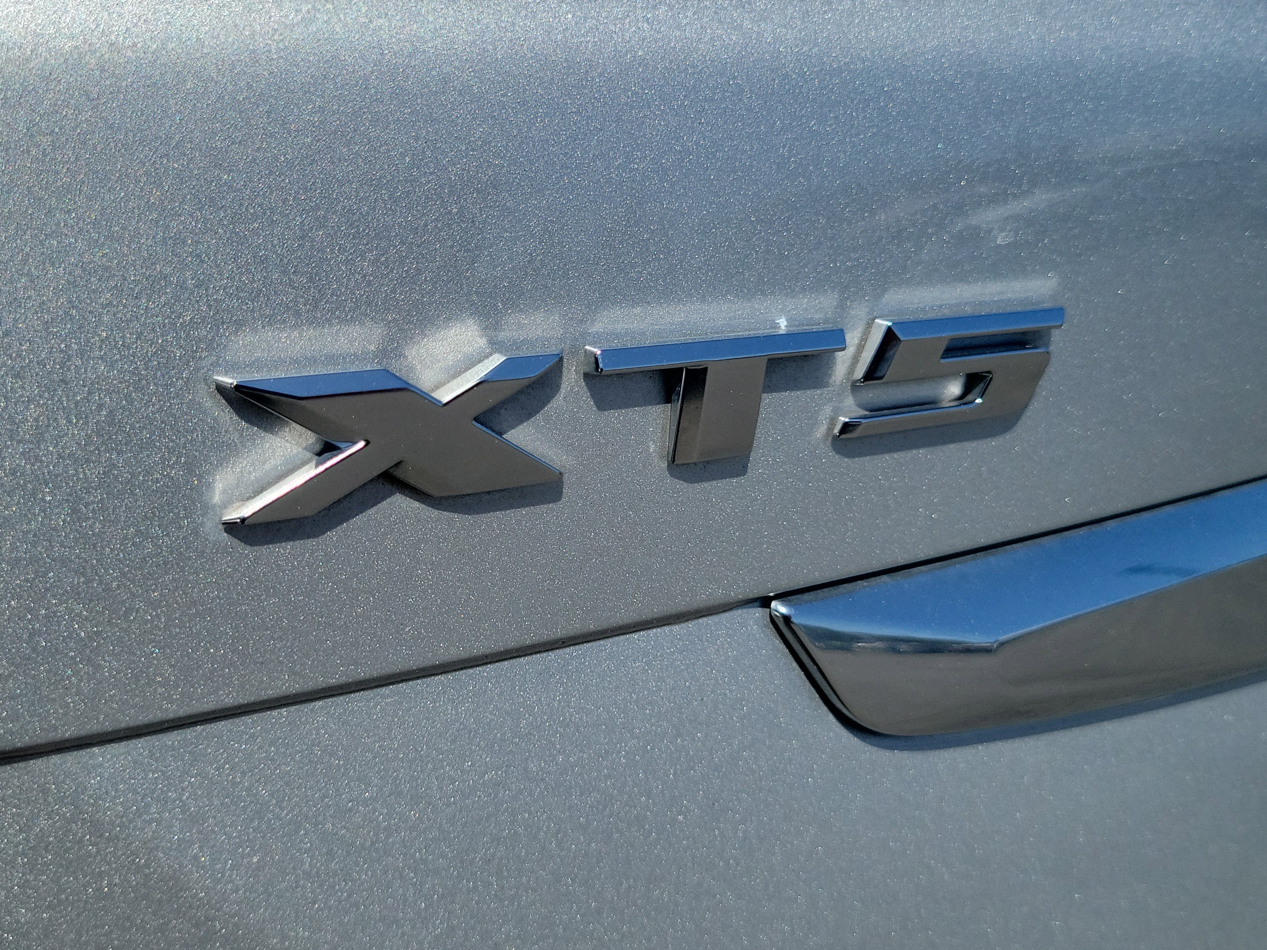 Used 2017 Cadillac XT5 Luxury image 26