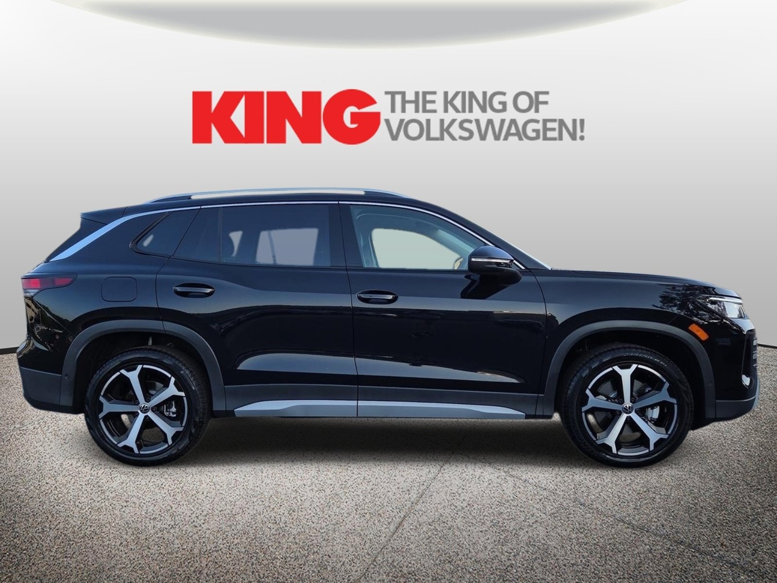 New 2026 Volkswagen Tiguan SE AWD/4WD image 2