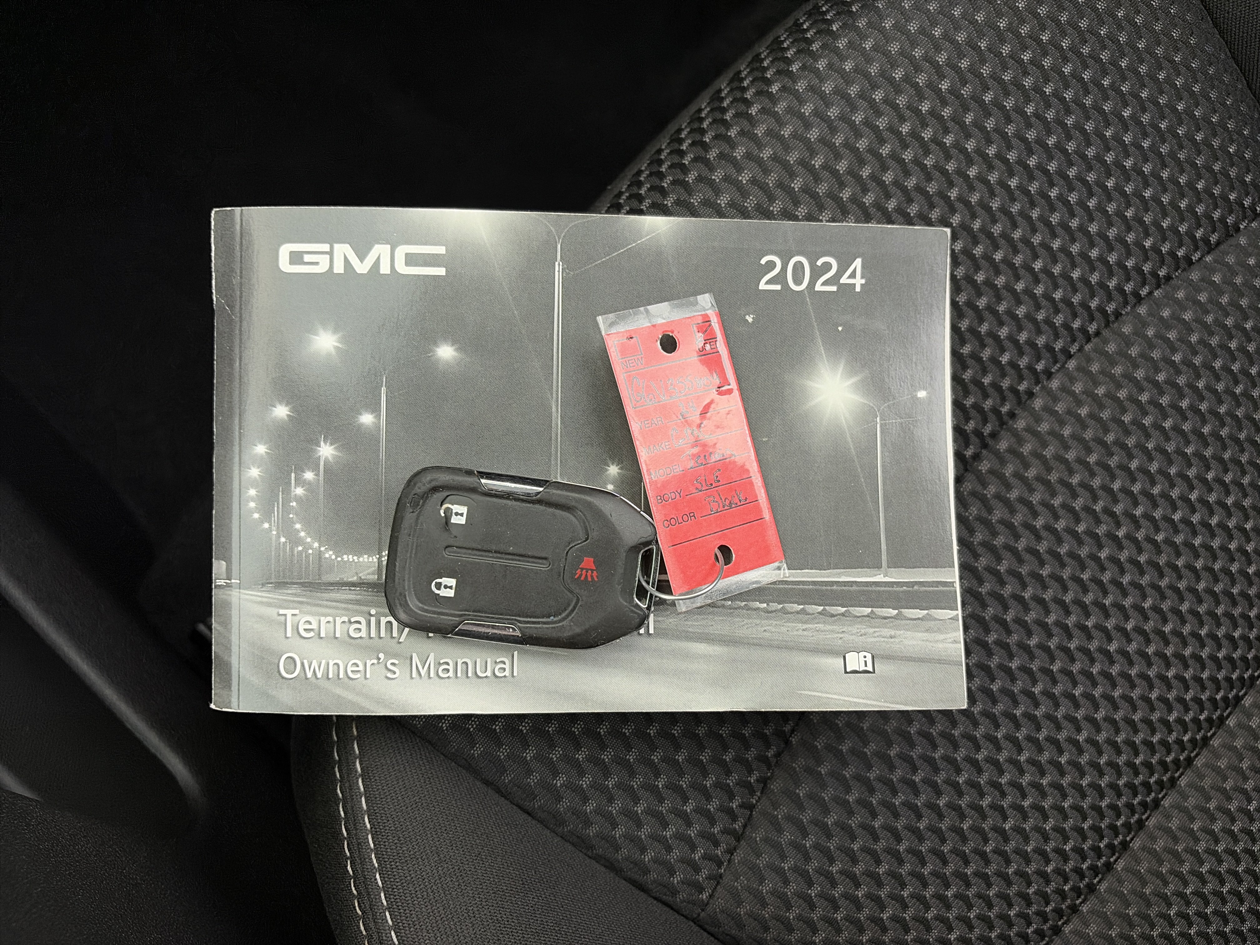 Certified 2024 GMC Terrain SLE AWD/4WD image 31