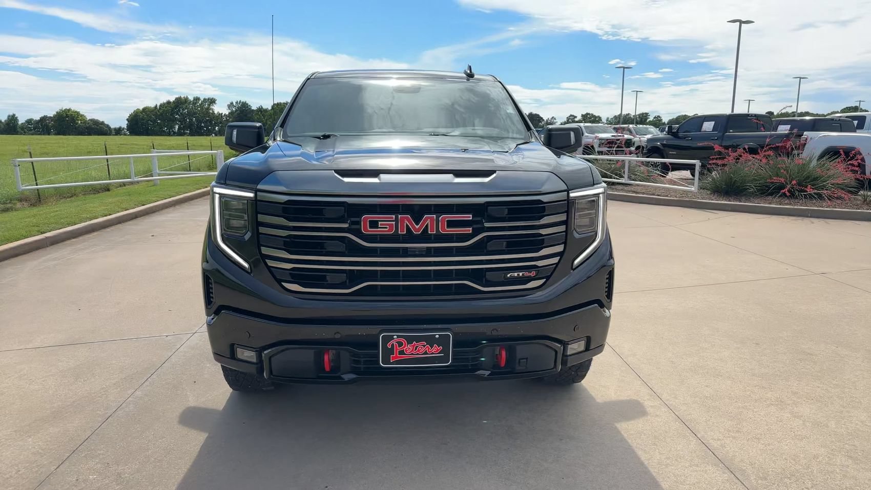 Used 2024 GMC Sierra 1500 AT4 w/ AT4 Preferred Package AWD/4WD image 4