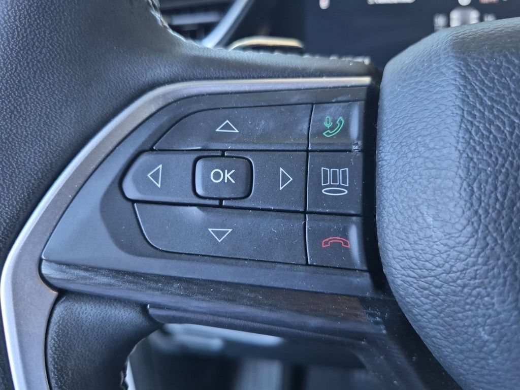 Used 2024 Jeep Grand Cherokee Laredo X AWD/4WD image 22