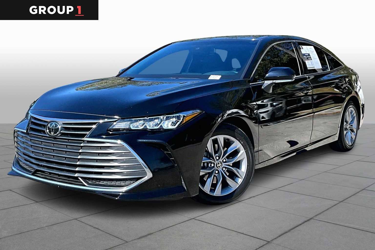 Used 2022 Toyota Avalon XLE image 1