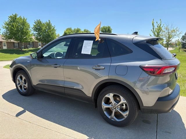 Certified 2025 Ford Escape ST-Line AWD/4WD image 7