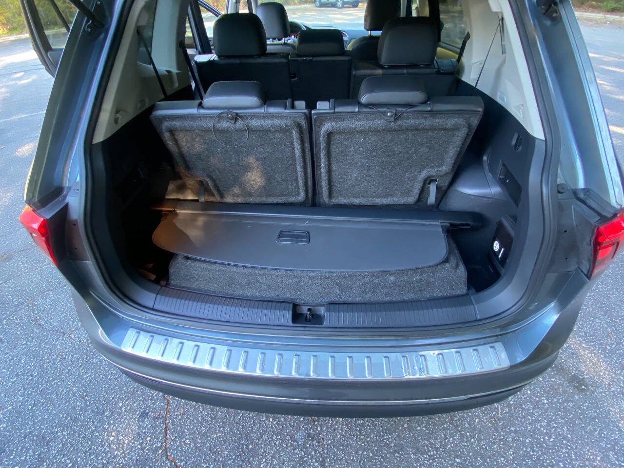 Used 2020 Volkswagen Tiguan SE FWD image 50