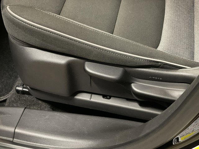 Used 2025 Chevrolet TrailBlazer LT AWD/4WD image 14
