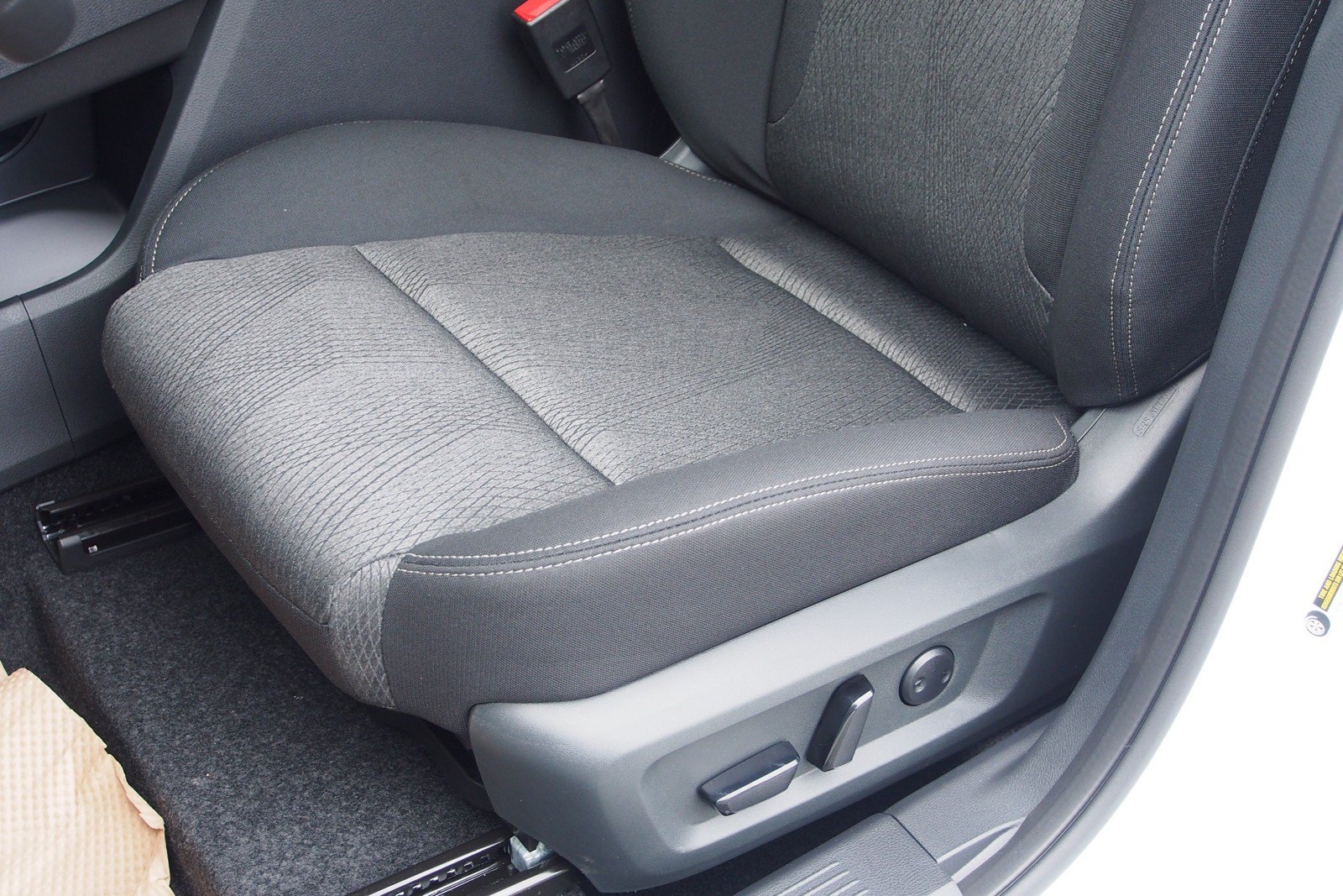 Used 2026 Nissan Rogue SV FWD image 15