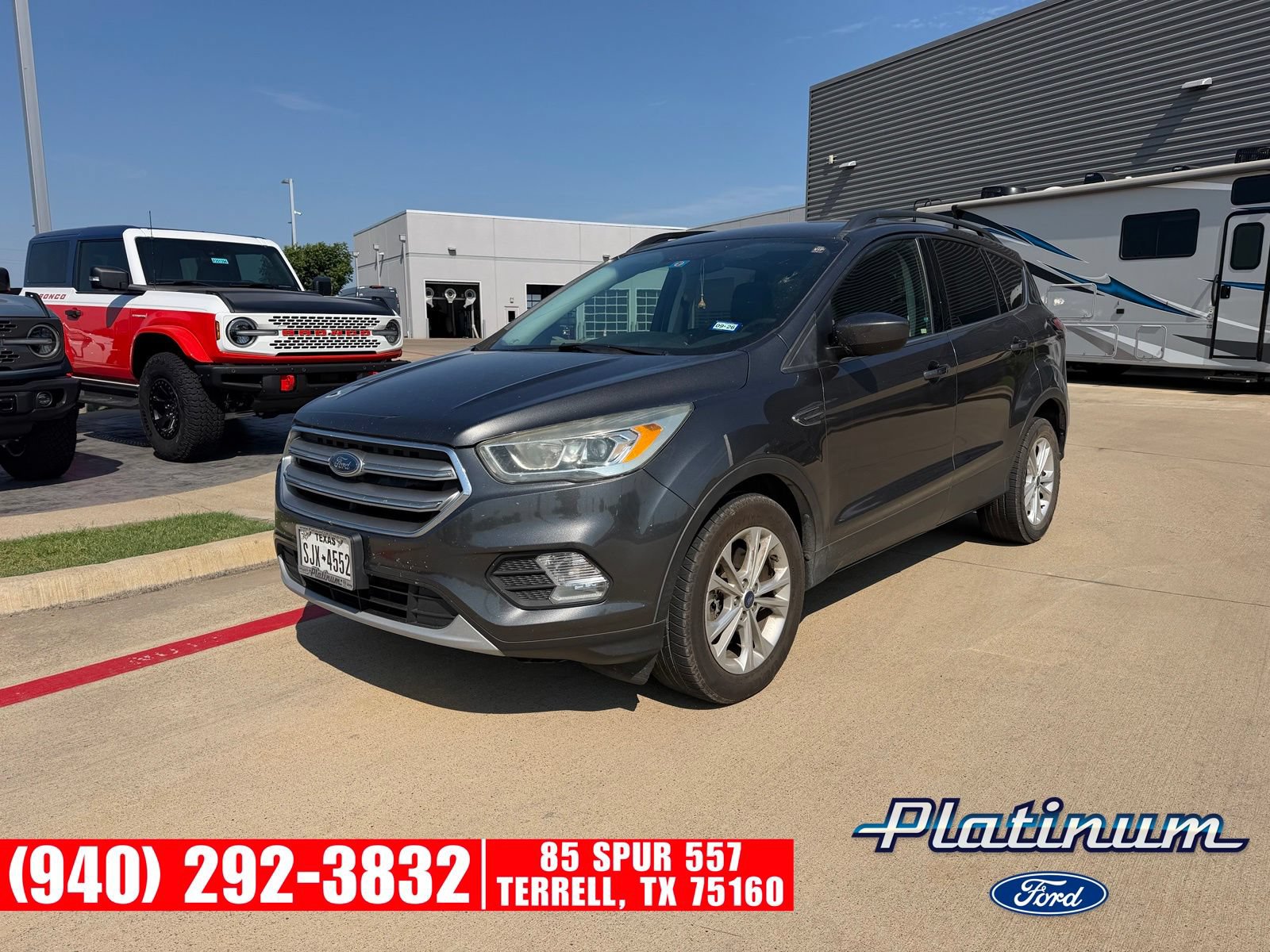 Used 2017 Ford Escape SE w/ SE Leather Comfort Package FWD image 3