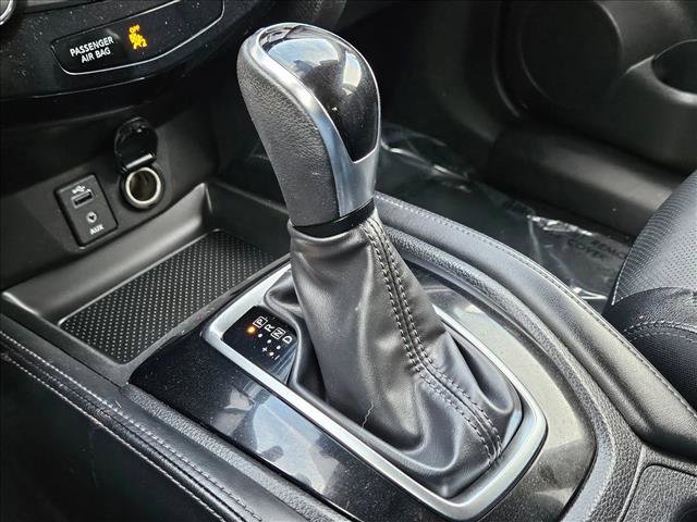 Used 2017 Nissan Rogue SL w/ SL Premium Package image 12