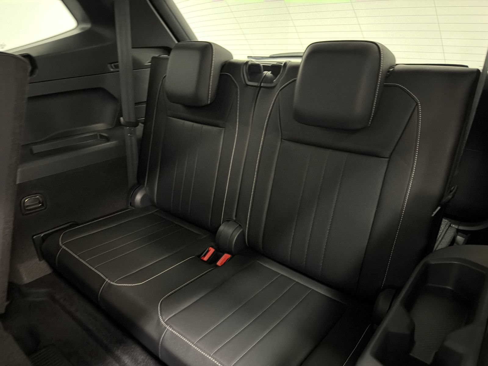 Used 2022 Volkswagen Tiguan SE R-Line FWD image 19