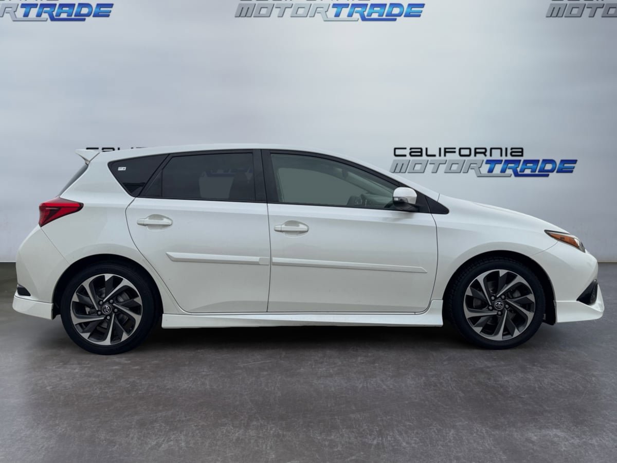 Used 2017 Toyota Corolla iM FWD image 4