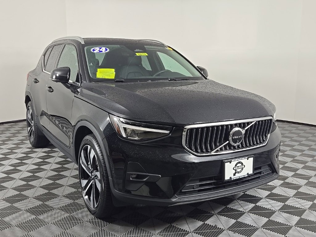Certified 2024 Volvo XC40 B5 Plus w/ Protection Package Premier image 2