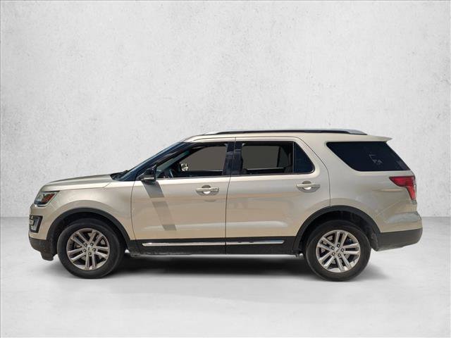 Used 2017 Ford Explorer XLT w/ Equipment Group 201A FWD image 7