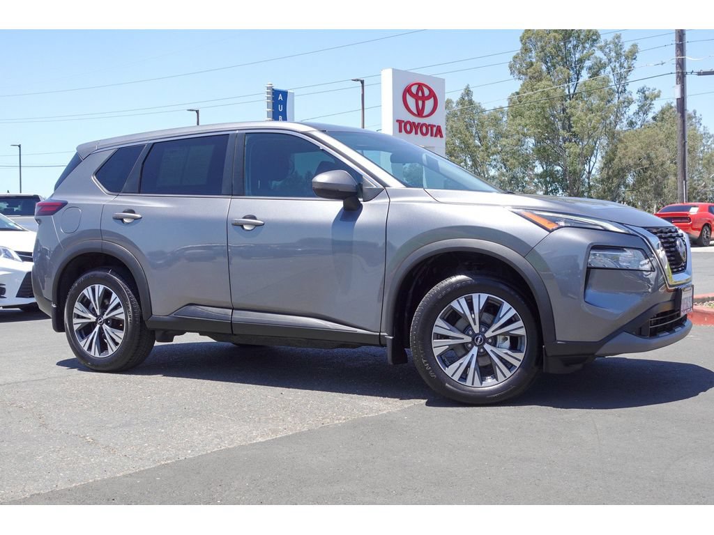 Used 2022 Nissan Rogue SV FWD image 4