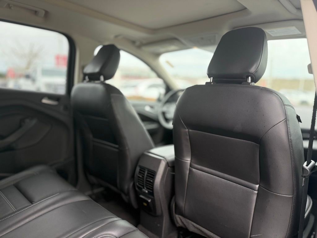 Used 2018 Ford Escape Titanium w/ Ford Safe & Smart Package image 19