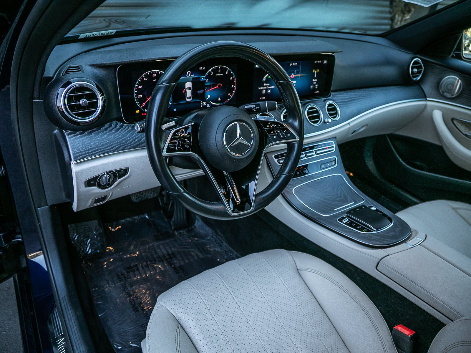 Used 2021 Mercedes-Benz E 350 Sedan image 4