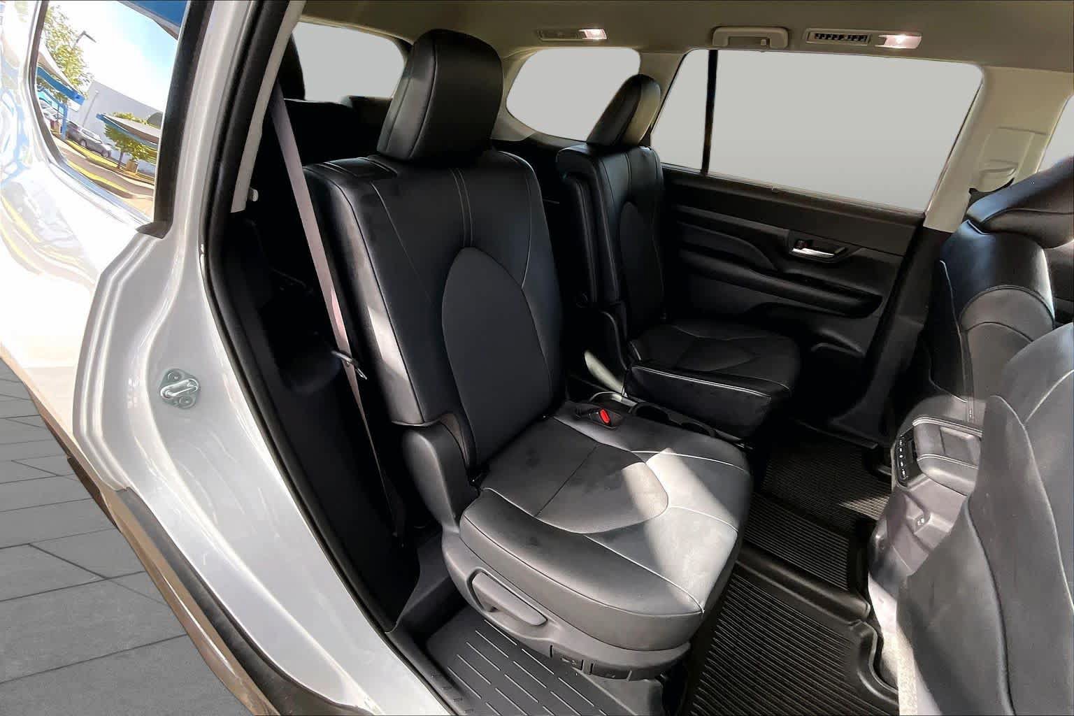 Used 2024 Toyota Grand Highlander AWD image 20