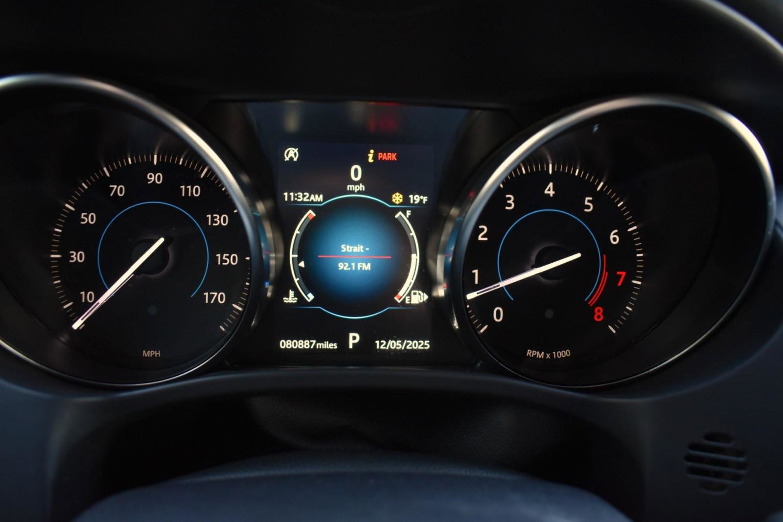 Used 2019 Jaguar F-PACE Prestige image 38