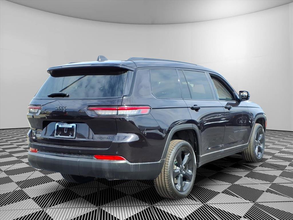 Used 2023 Jeep Grand Cherokee L Limited w/ Black Appearance Package image 6