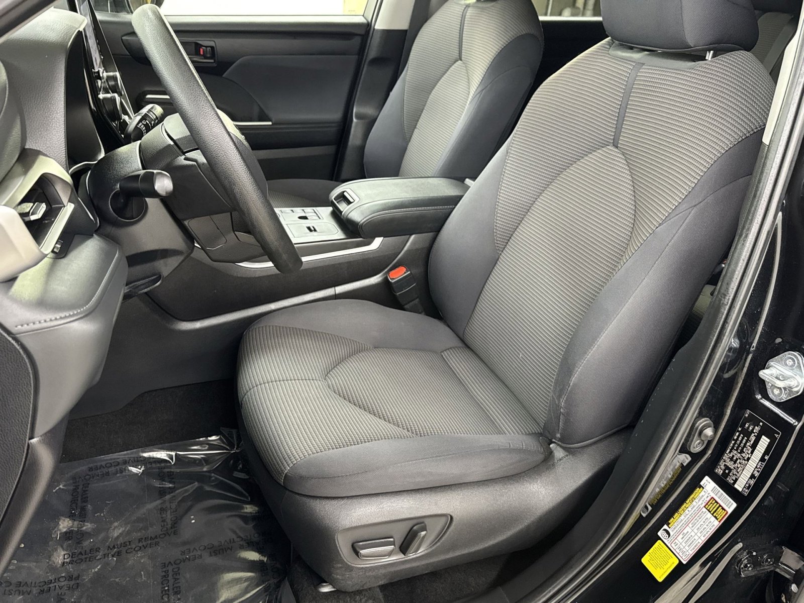 Used 2023 Toyota Highlander L image 4