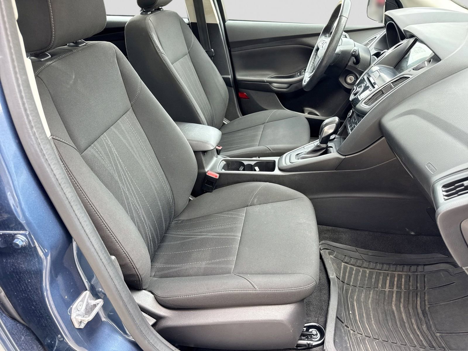 Used 2018 Ford Focus SEL w/ Cold Weather Package FWD image 24