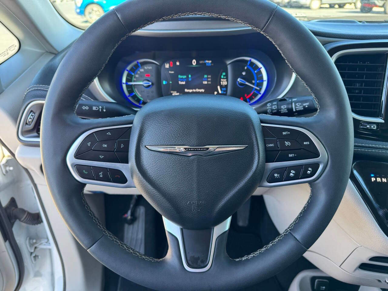 Used 2024 Chrysler Pacifica Limited image 19