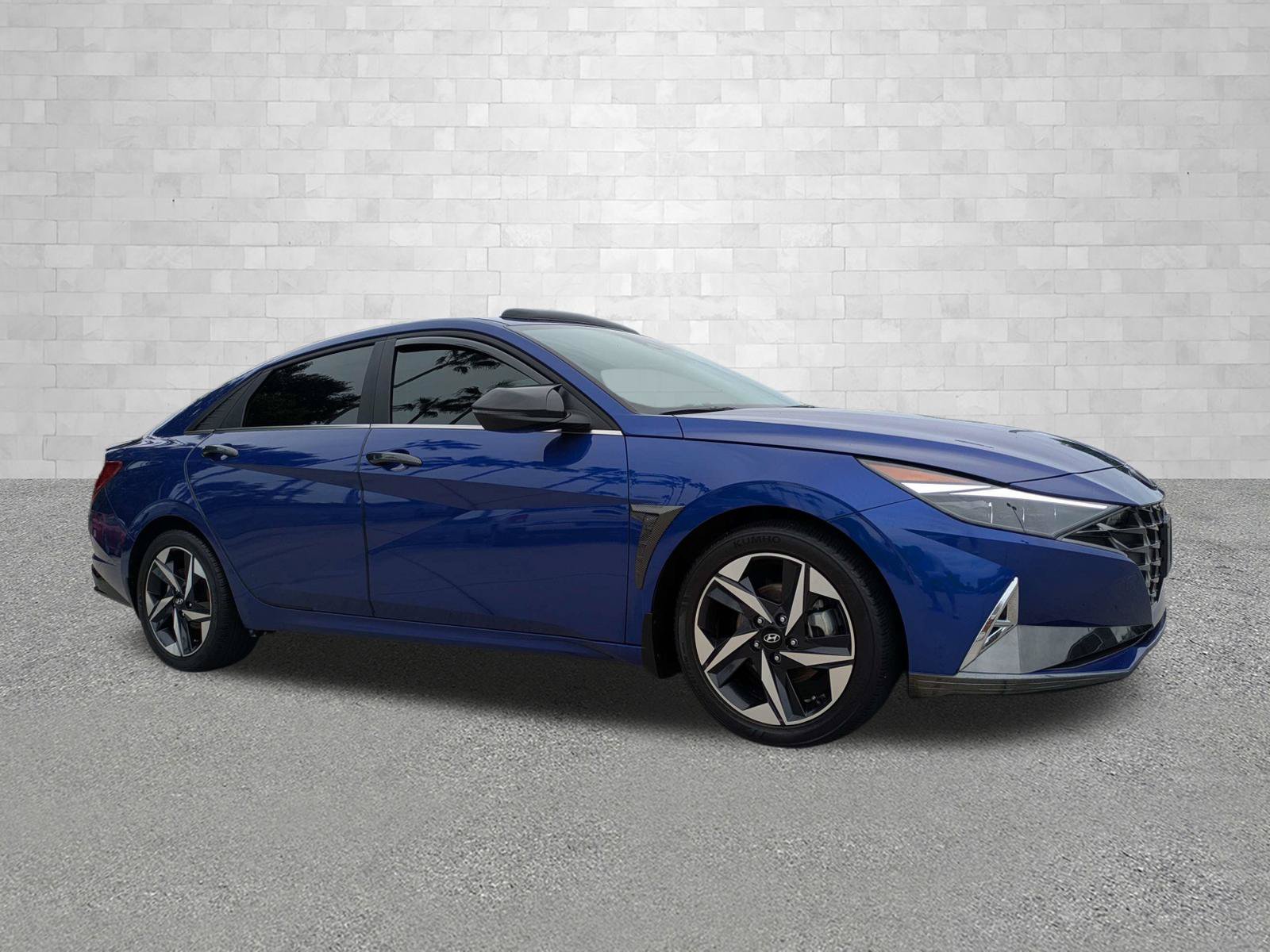 Certified 2023 Hyundai Elantra Limited w/ Preferred Accessory Package