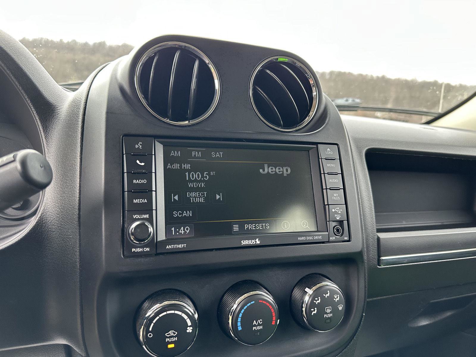 Used 2014 Jeep Patriot Latitude image 14